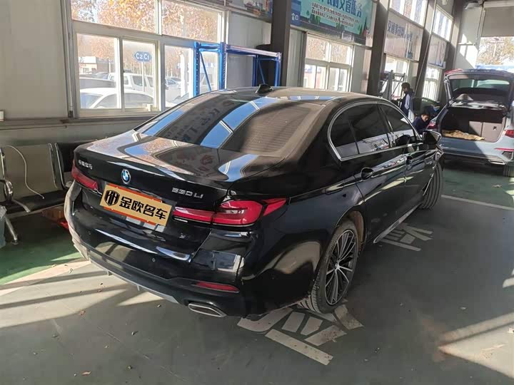 Фото 8 - BMW 5 Series