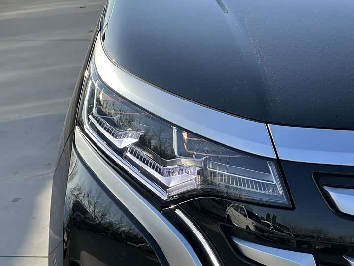 Фото 9 - Denza D9