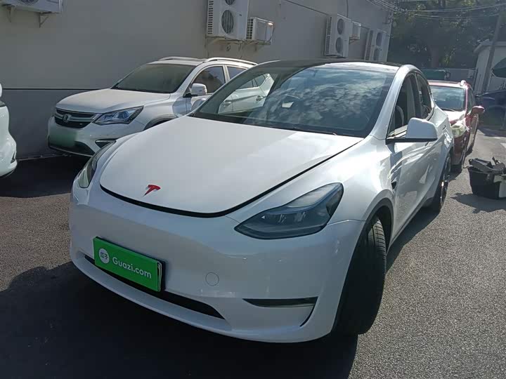 Фото 1 - Tesla Model Y