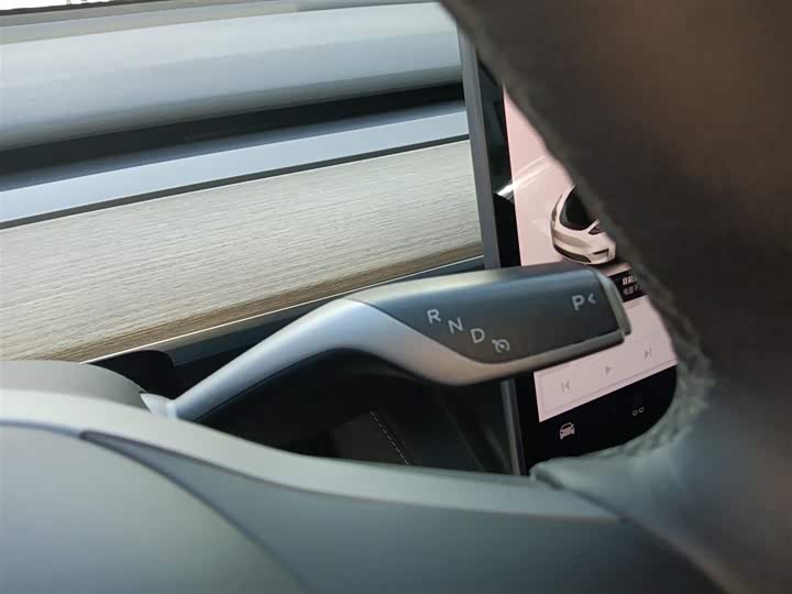 Фото 14 - Tesla Model Y