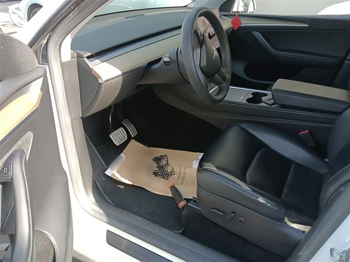 Фото 16 - Tesla Model Y