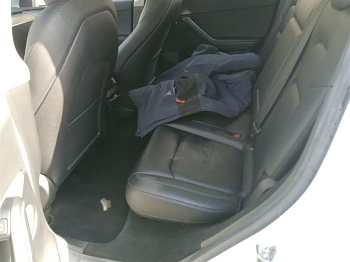 Фото 17 - Tesla Model Y