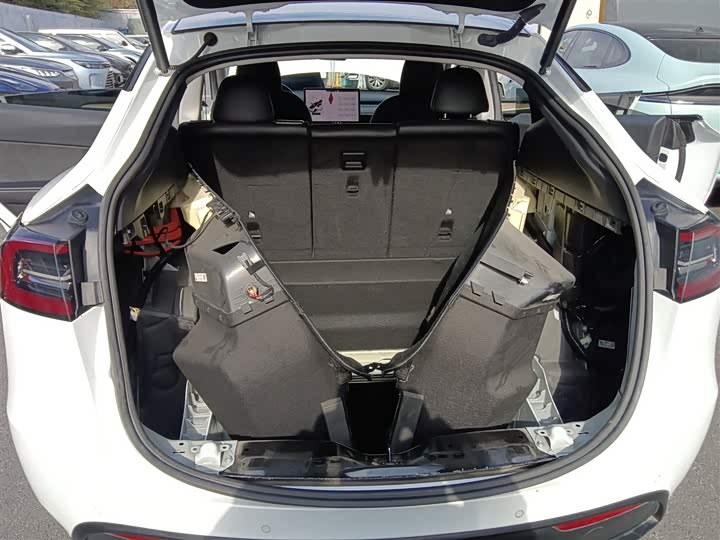 Фото 19 - Tesla Model Y