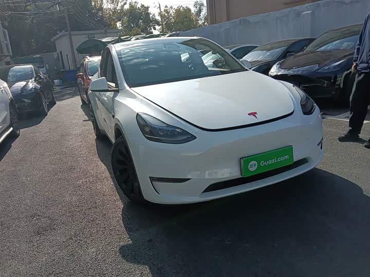 Фото 4 - Tesla Model Y