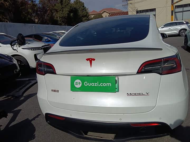 Фото 6 - Tesla Model Y