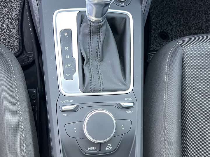 Фото 12 - Audi Q2L