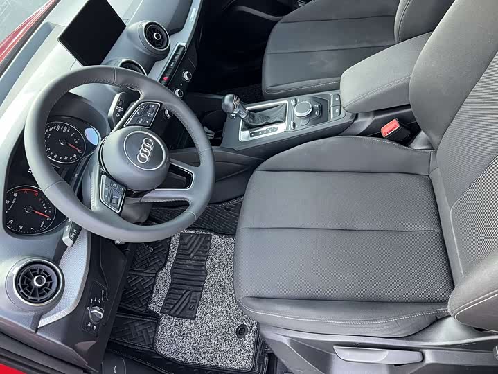 Фото 7 - Audi Q2L