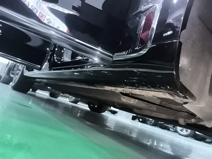 Фото 16 - Hongqi H9