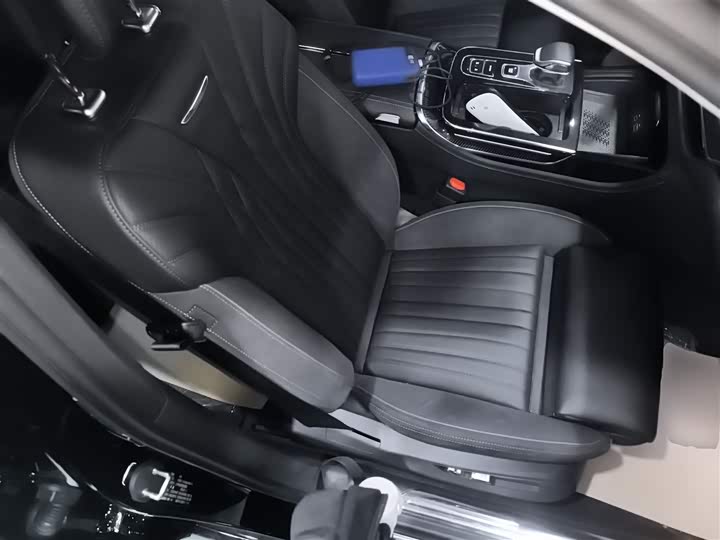 Фото 17 - Hongqi H9