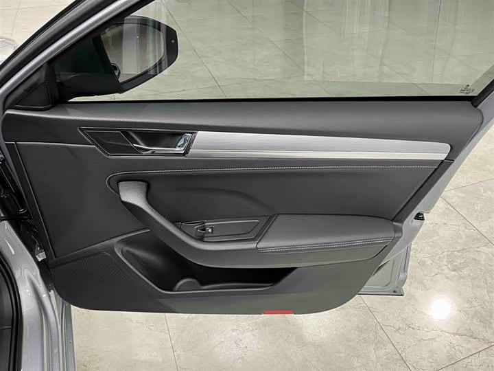 Фото 12 - Skoda Superb