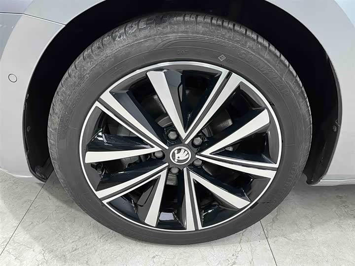 Фото 20 - Skoda Superb