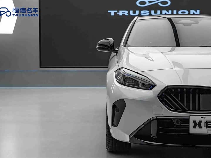 Фото 8 - BMW 2 Series