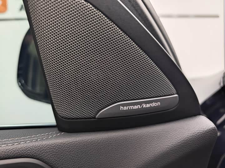 Фото 16 - BMW X6