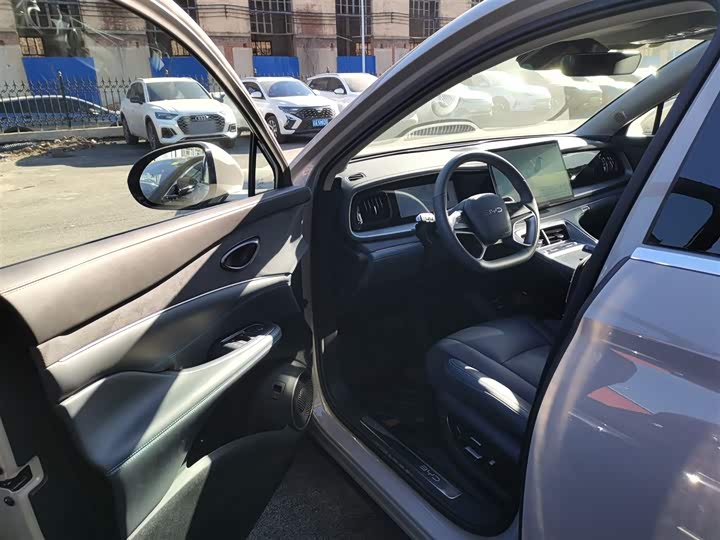 Фото 16 - BYD Sea Lion 07 DM-i Hybrid