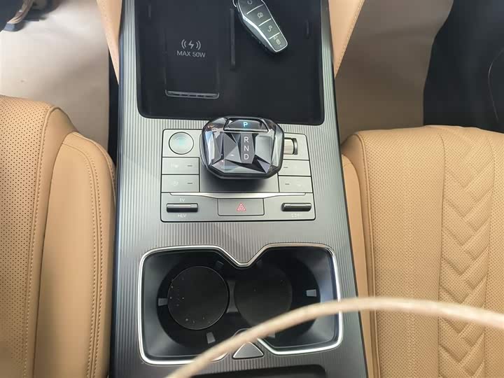 Фото 14 - BYD Song L DM-i Hybrid