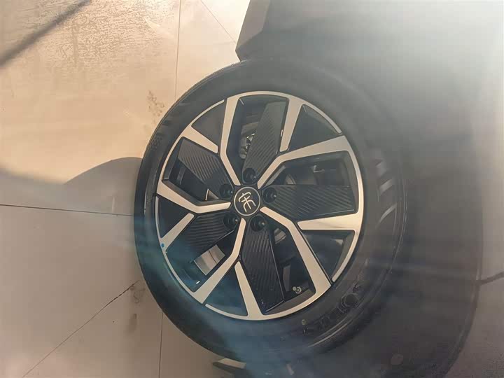 Фото 26 - BYD Song L DM-i Hybrid