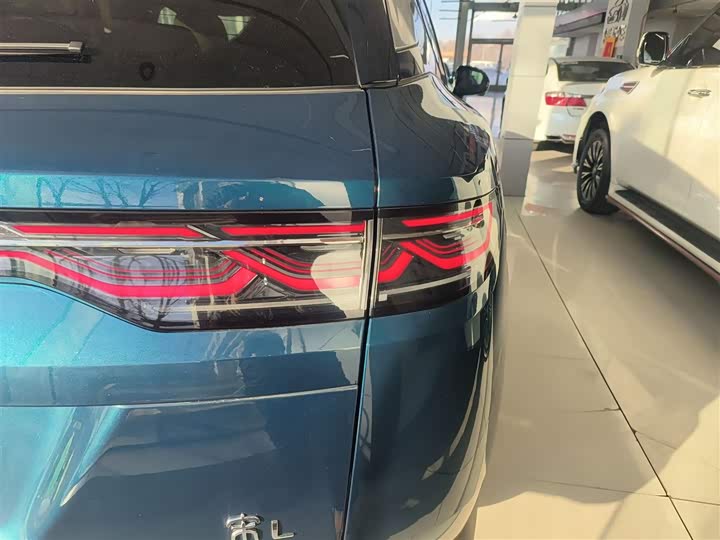 Фото 8 - BYD Song L DM-i Hybrid