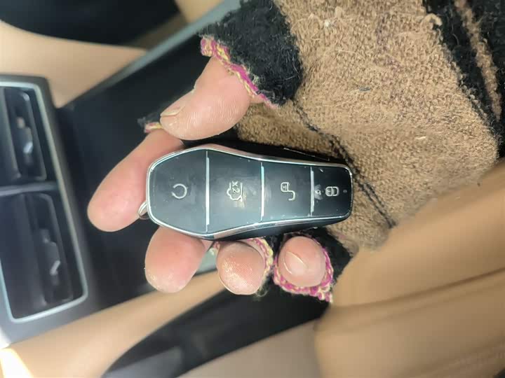 Фото 9 - BYD Song L DM-i Hybrid