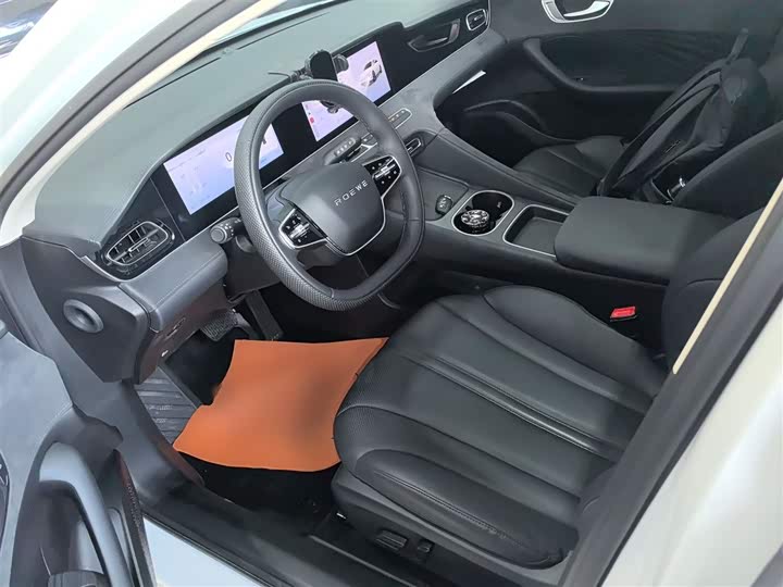 Фото 15 - Roewe D7