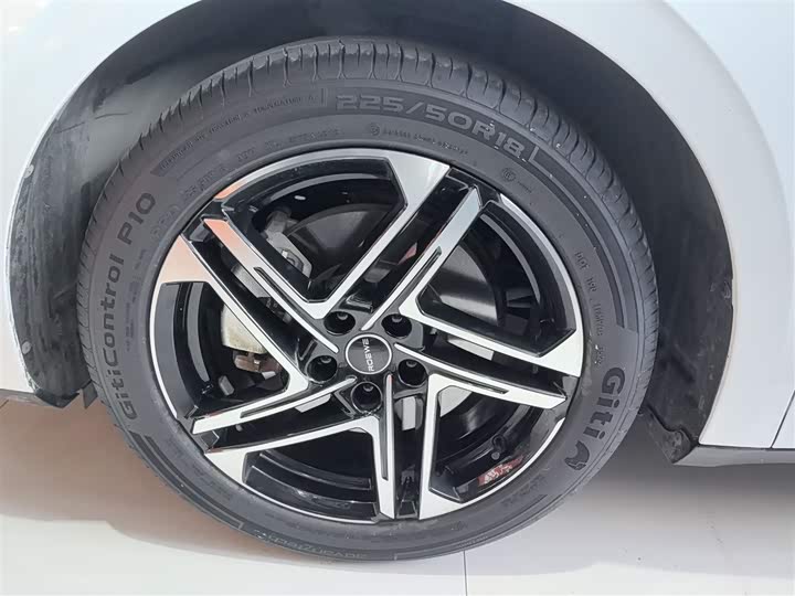 Фото 23 - Roewe D7