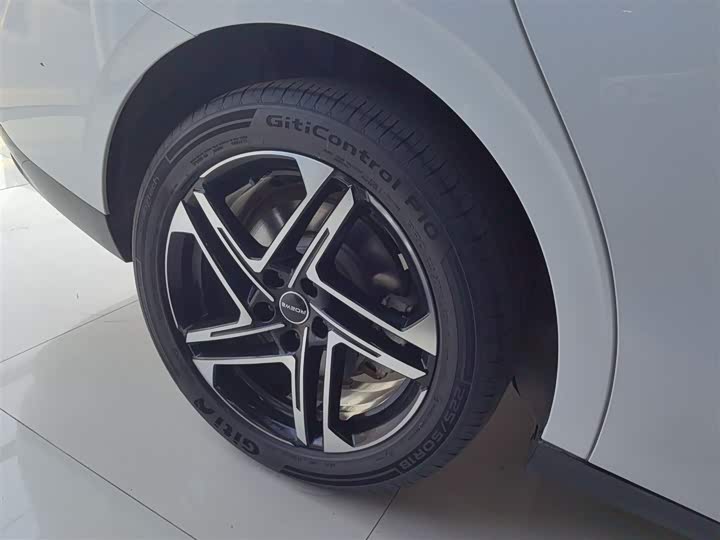 Фото 26 - Roewe D7