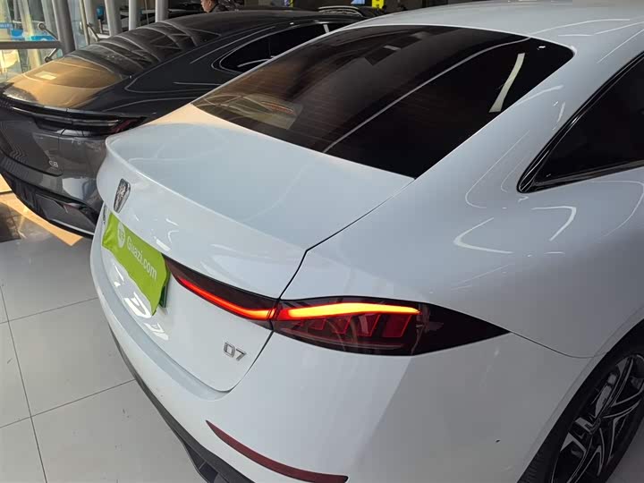 Фото 6 - Roewe D7