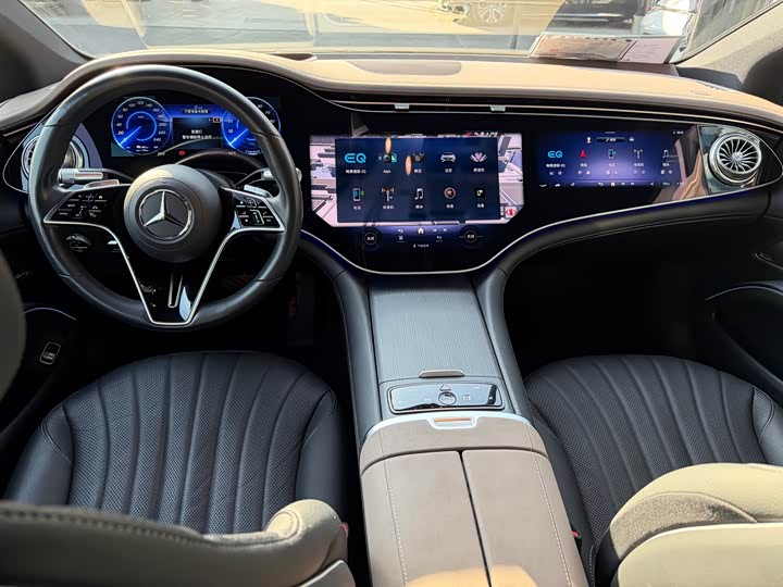 Фото 10 - Mercedes-Benz EQS