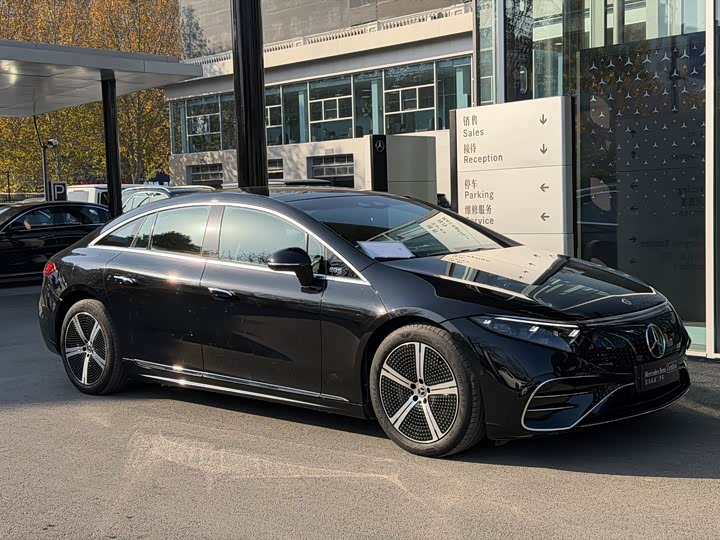 Фото 14 - Mercedes-Benz EQS