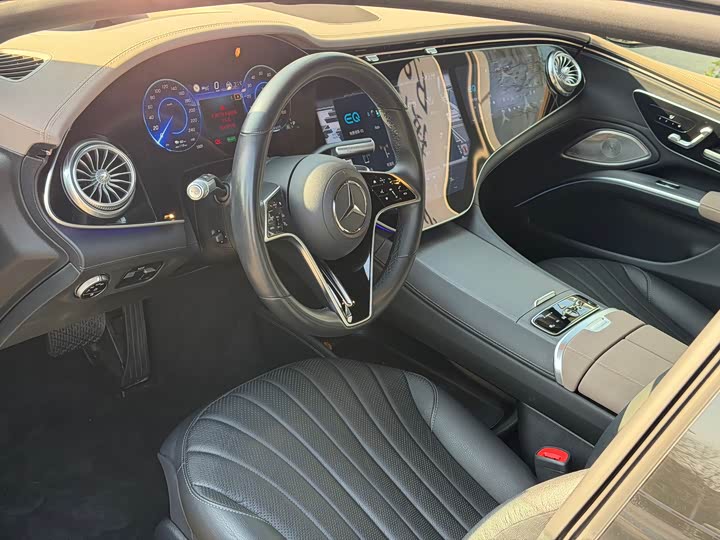 Фото 6 - Mercedes-Benz EQS