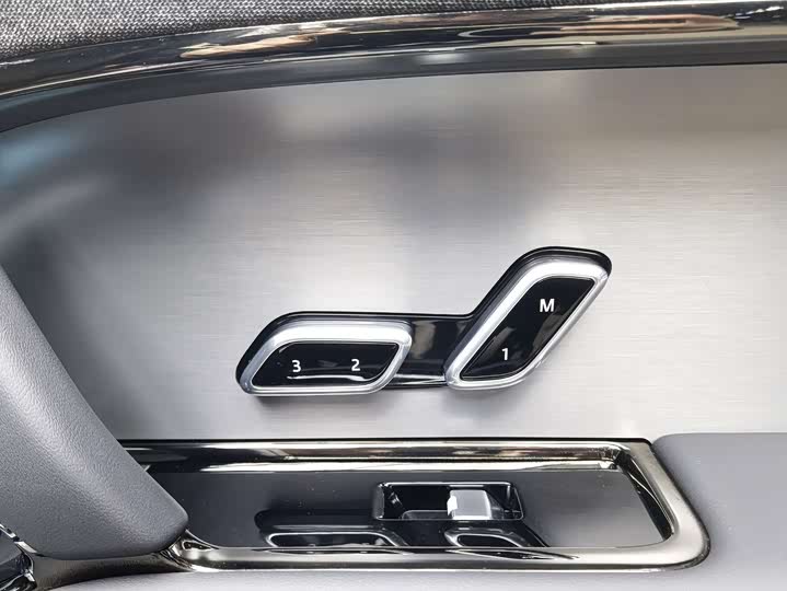 Фото 20 - Land Rover Range Rover Sport