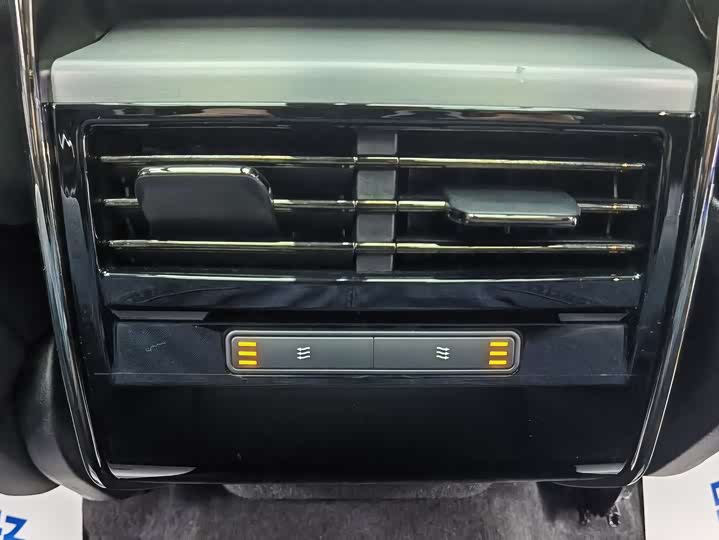 Фото 21 - Land Rover Range Rover Sport