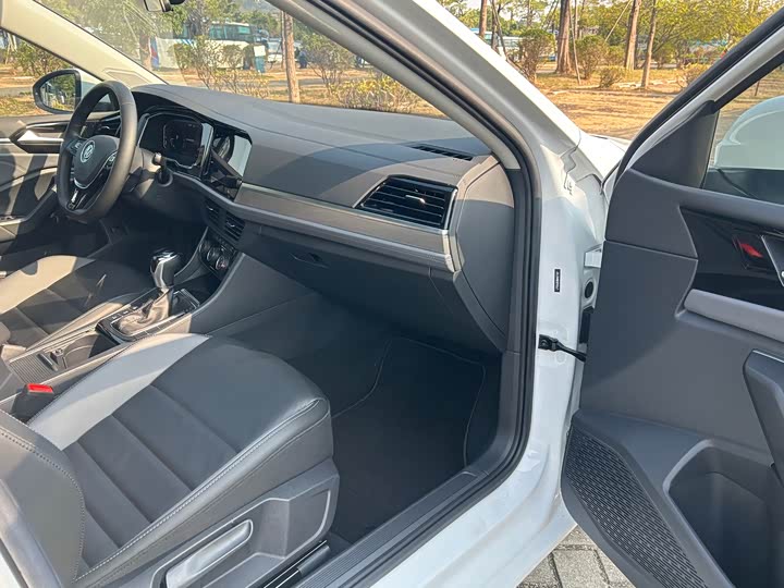 Фото 14 - Volkswagen Sagitar L