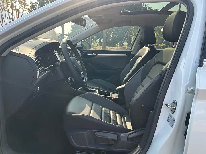 Фото 8 - Volkswagen Sagitar L