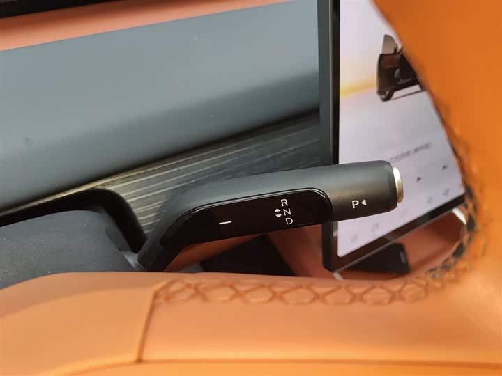 Фото 14 - Nio Onvo L60