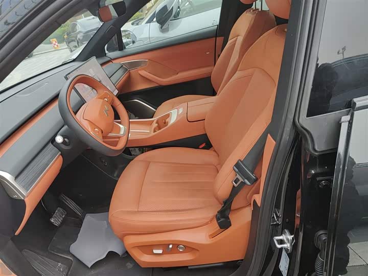 Фото 15 - Nio Onvo L60