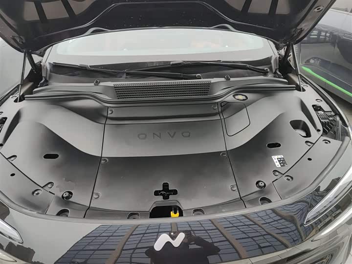 Фото 20 - Nio Onvo L60