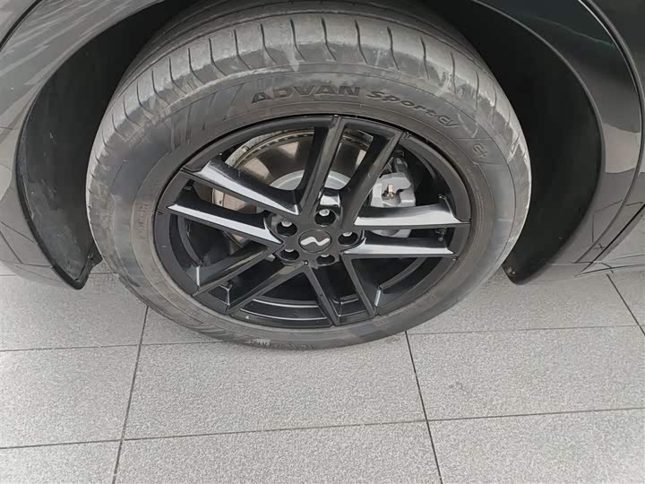 Фото 23 - Nio Onvo L60