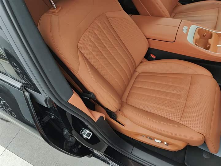 Фото 25 - Nio Onvo L60