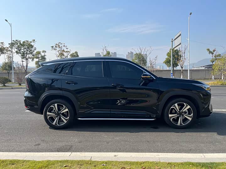 Фото 4 - Geely Atlas L