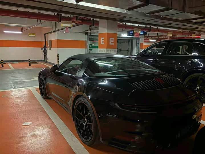 Фото 3 - Porsche 911