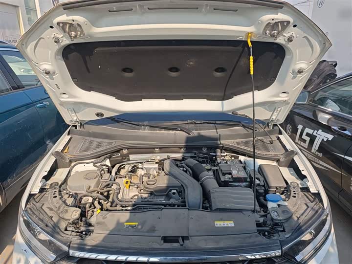 Фото 19 - Volkswagen T-Roc