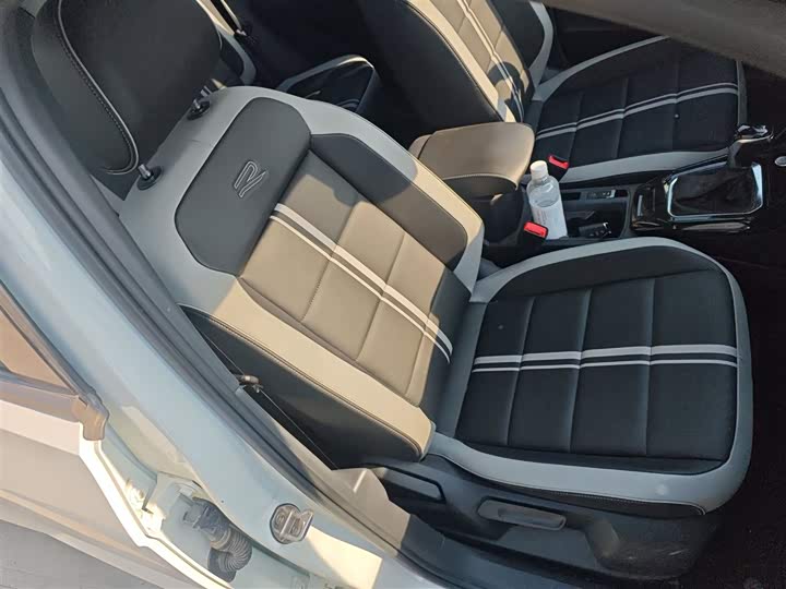 Фото 24 - Volkswagen T-Roc