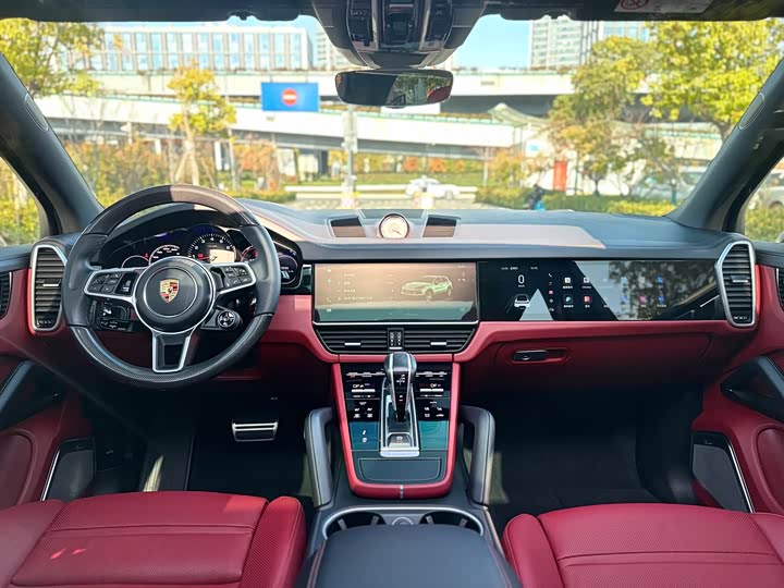 Фото 13 - Porsche Cayenne