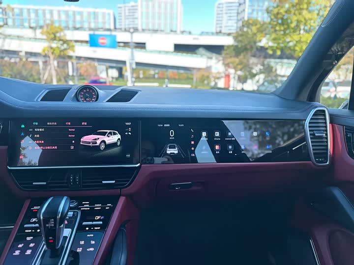 Фото 16 - Porsche Cayenne