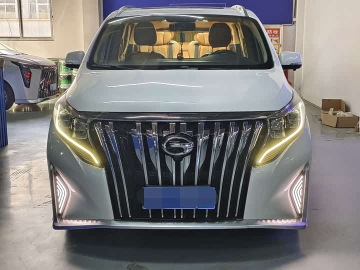 Фото 2 - GAC Trumpchi M8