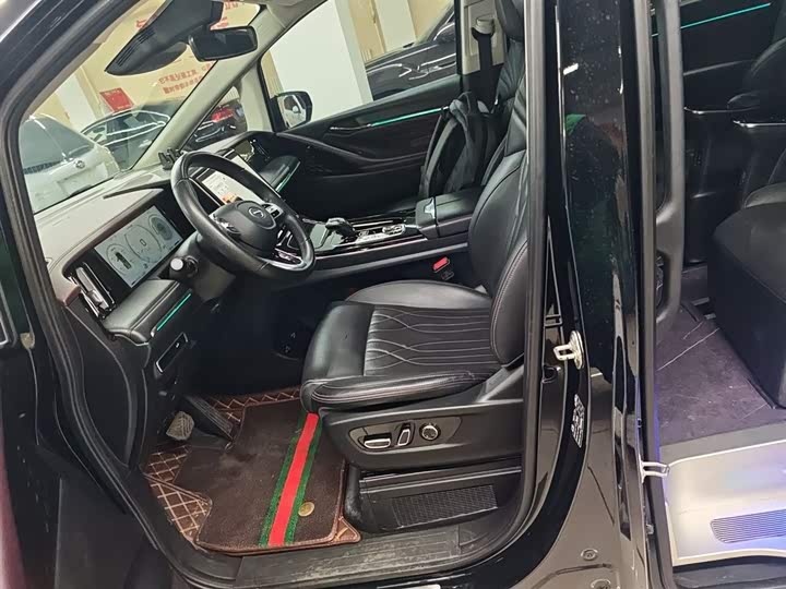 Фото 15 - GAC Trumpchi M8