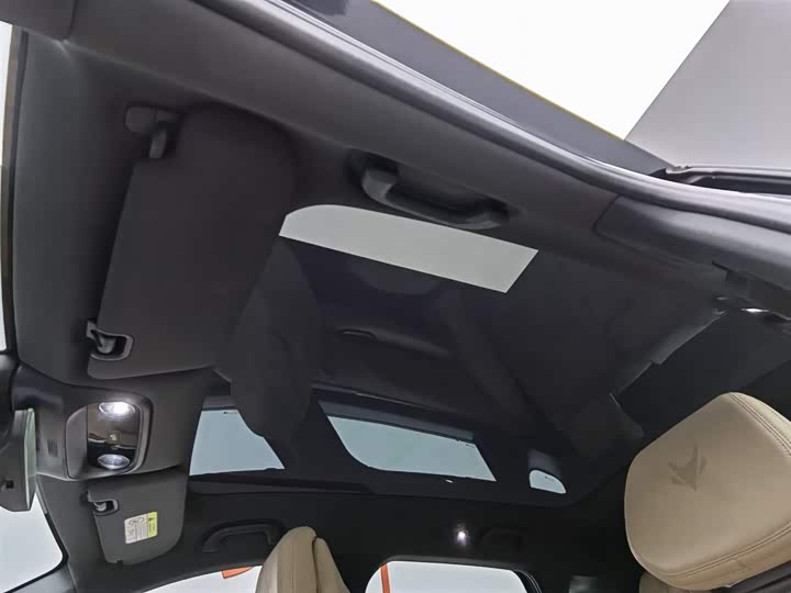 Фото 14 - BAIC Arcfox Alpha T5