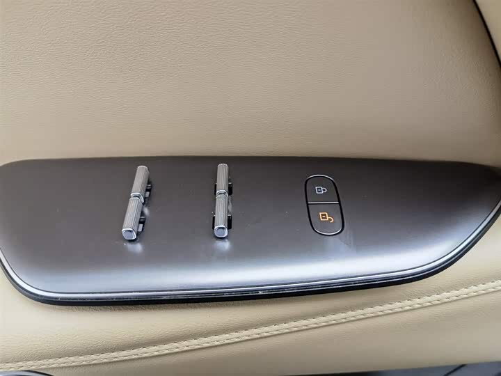 Фото 9 - BAIC Arcfox Alpha T5