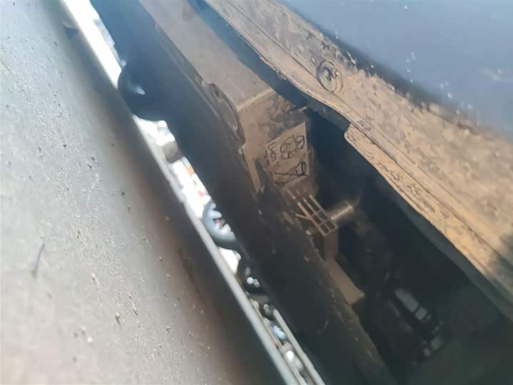 Фото 18 - Hongqi E-QM5