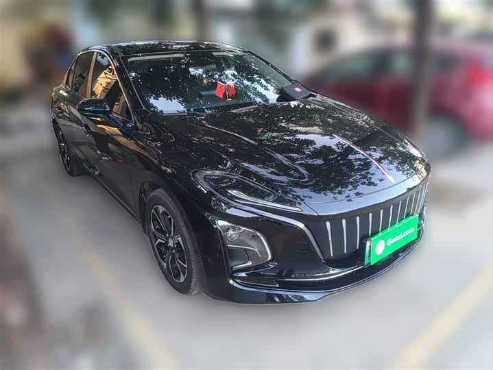 Фото 26 - Hongqi E-QM5